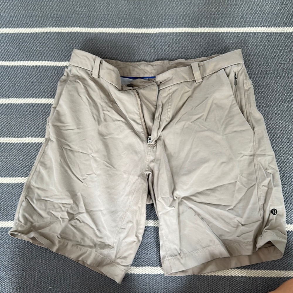 Lululemon Commission 7 Inch Classic Shorts